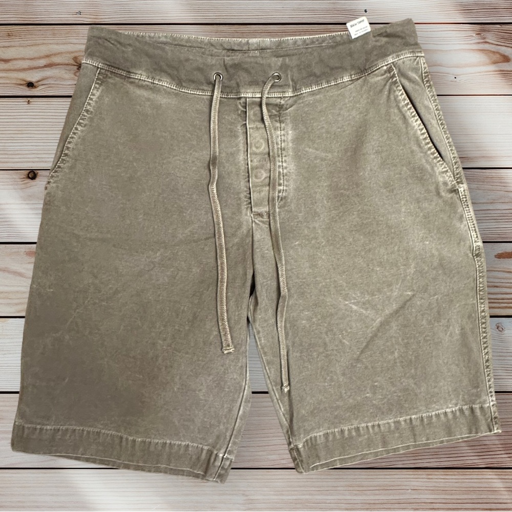 James Perse Shorts Size 2 (Medium)